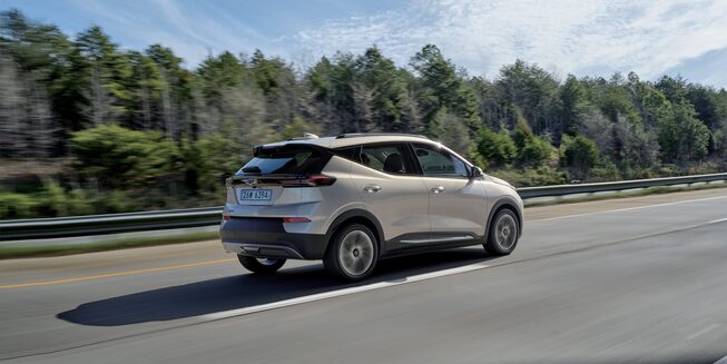 2022 Chevrolet malibu Photography: Exterior Static 3/4 Front