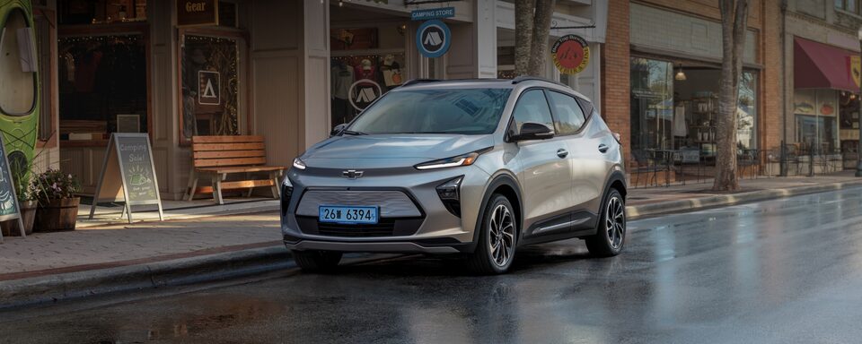 2022 Chevrolet Bolt EUV Design: Exterior 3/4 front