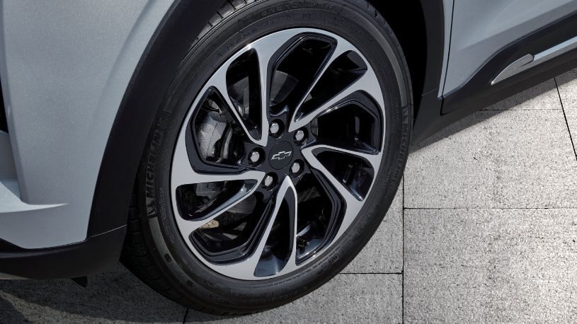 2022 Chevrolet Bolt EUV Design: Machineed Black Two Tone Alloy Wheel