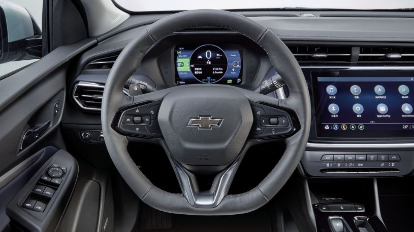 2022 Chevrolet Bolt EUV Design: Interior D-CUT STEERING WHEEL & BLACK Botie