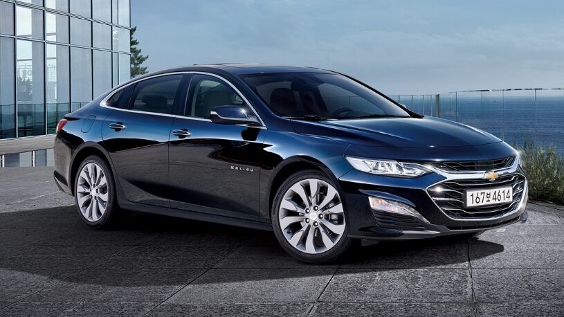 2022 Malibu Phtography: Exterior passanger side 3/4 front view
