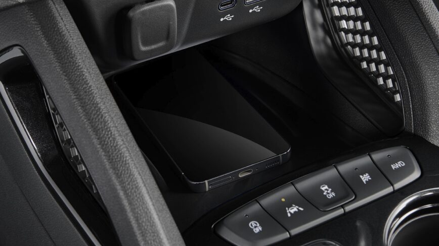 2024 Chevrolet trailblazer Photography: Wireless Charger