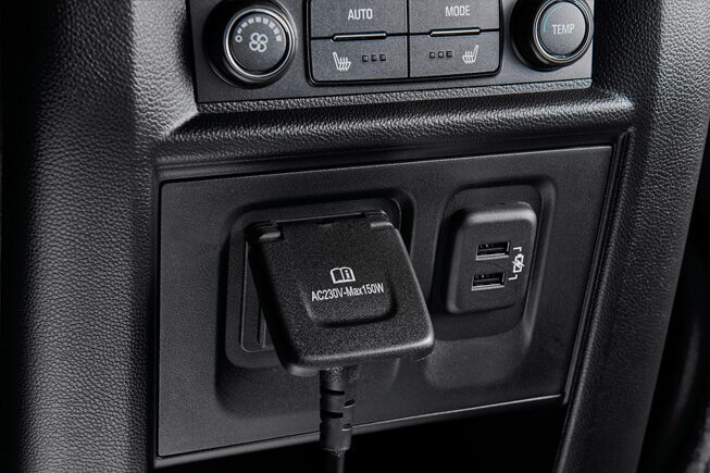 2022 Chevrolet Traverse Photography: Second row cabin peak optimal control system