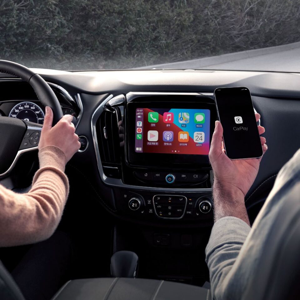 2022 Chevrolet Traverse Photography: Wireless Apple CarPlay