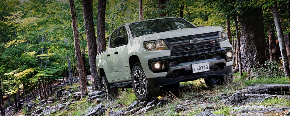 2022 Chevrolet Colorado Photography: Exterior passanger 3/4 view on offroad