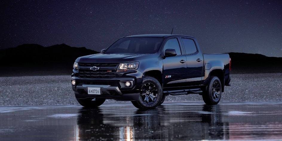 2022 Chevrolet Colorado Photography: Z71-X midnight exterior driver front 3/4 view