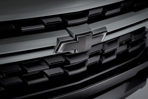 2022 Chevrolet Colorado Photography: Extreme bow tie