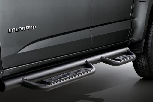 2022 Chevrolet Colorado Photography: Extreme side step