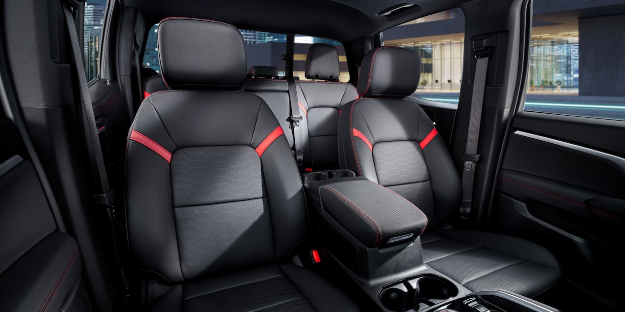 2024 Chevrolet Colorado Photography:  Interior 2